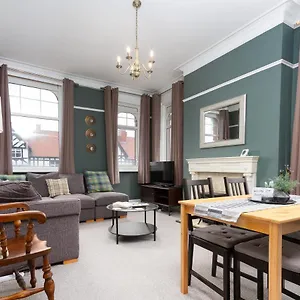 https://la-maison-verte-lytham-square-town-centre-2-bedroom-apartment.hotelsin-chester.com